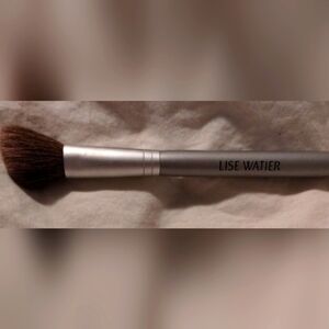 Lise Watier Angular Blush Brush